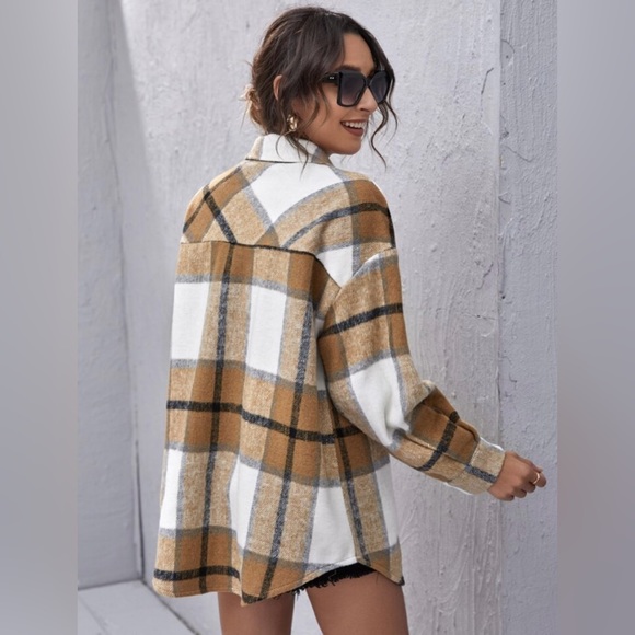 BEAUTIFUL LADIES SHACKET! New without tags. - Picture 3 of 6